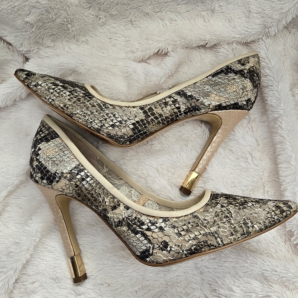 Guess Size 6 1/2 Snake print heel